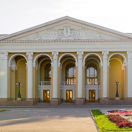Remarkable Appartments In Town Center Poltava Exterior foto