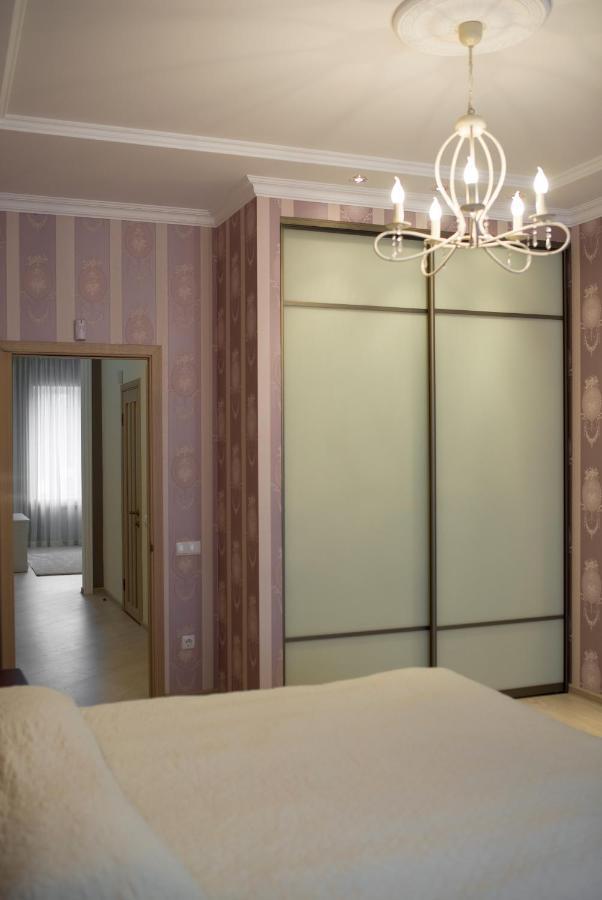 Remarkable Appartments In Town Center Poltava Exterior foto
