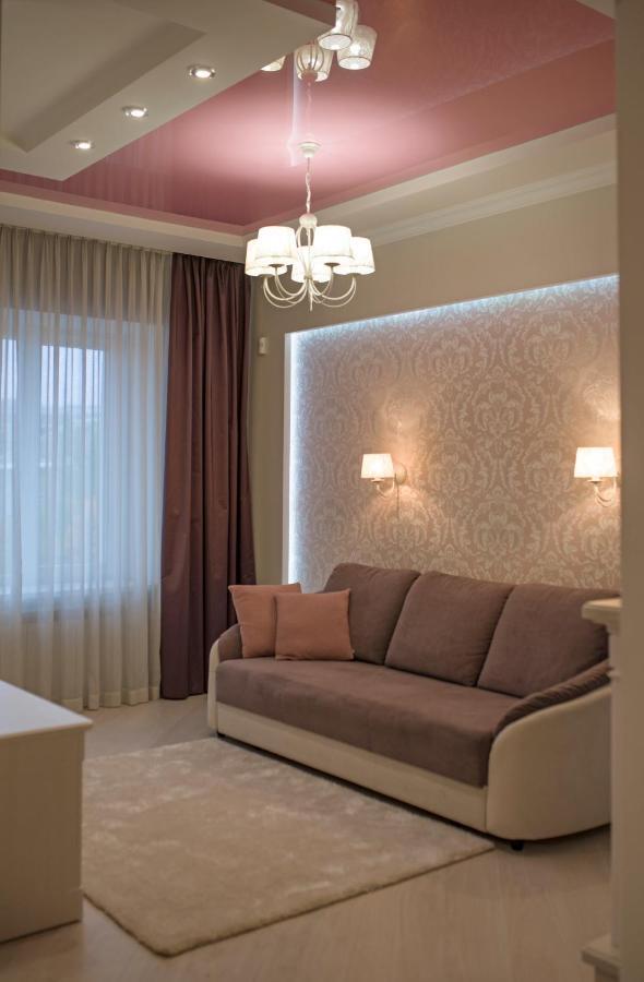 Remarkable Appartments In Town Center Poltava Exterior foto