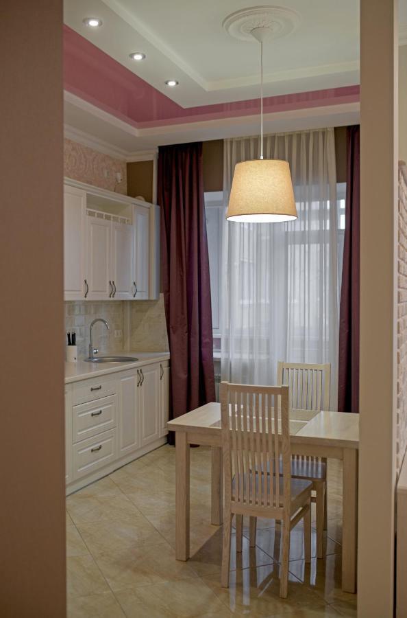Remarkable Appartments In Town Center Poltava Exterior foto